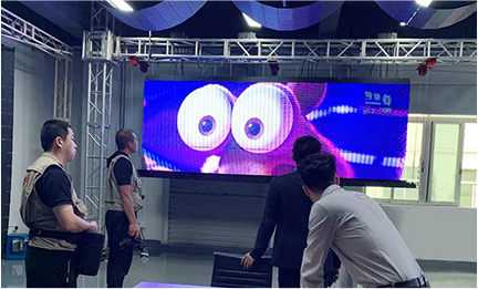 What Are the Advantages of Using an Ultra-Thin Foldable LED Display on the Stage?