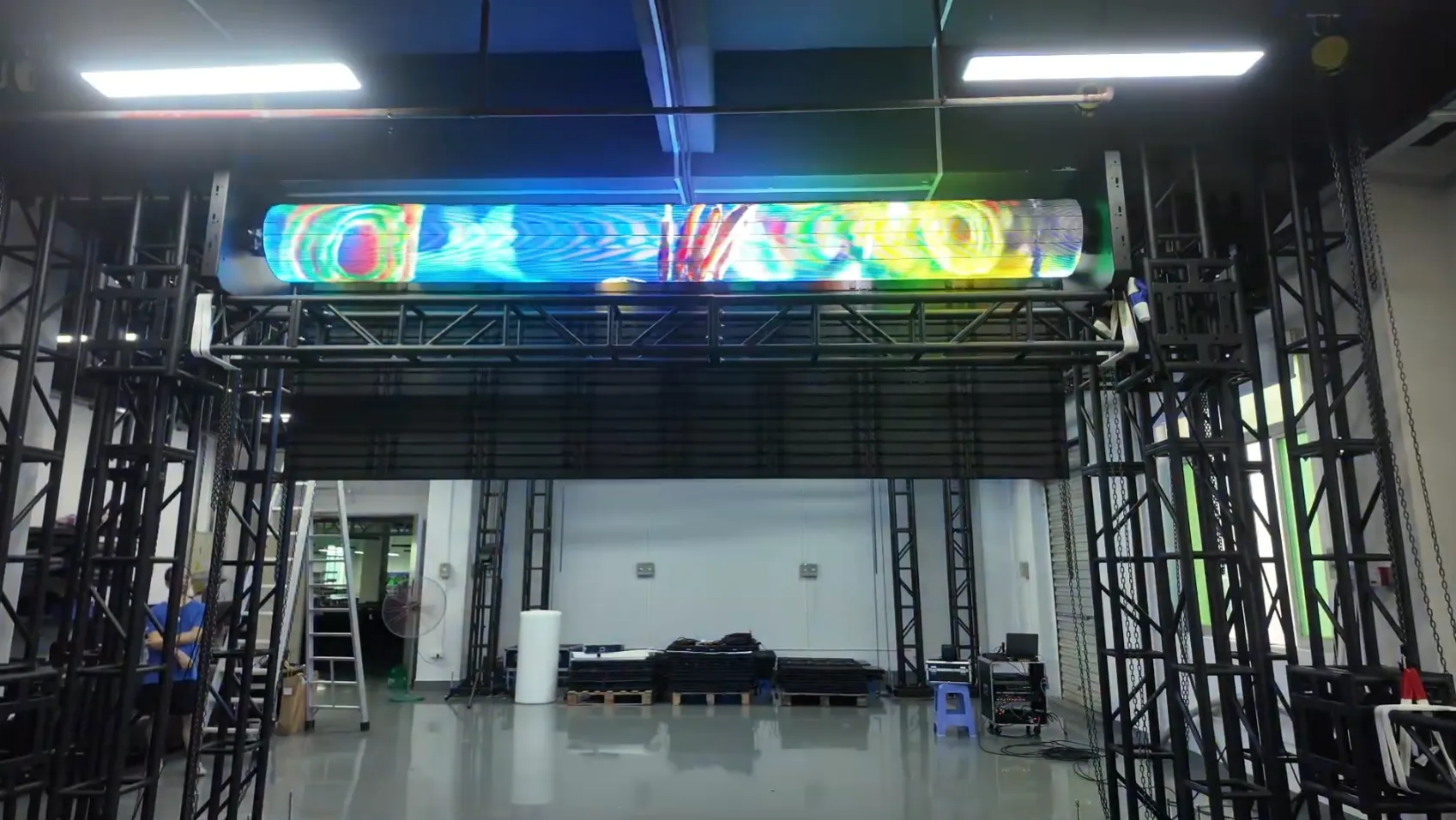 Onumen Rolling LED Screen for Cultural Tourism  Creative Roll-Up LED Display Case